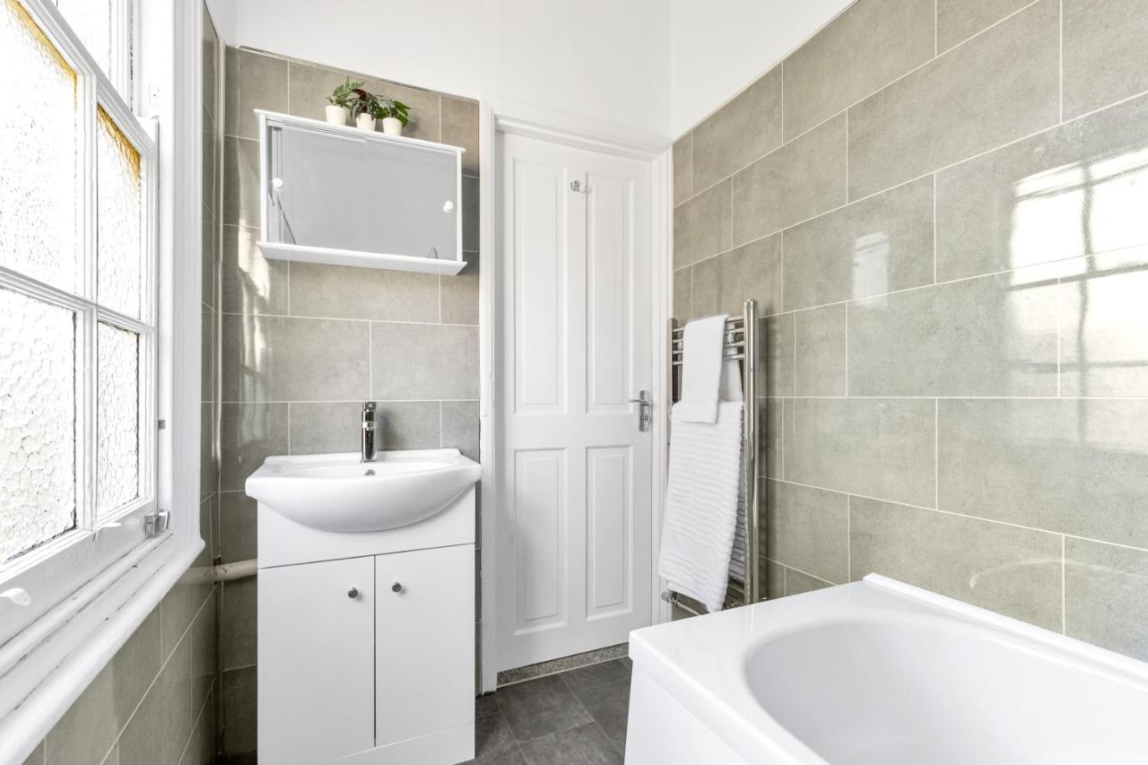 Modern Two Bedroom Apartment With Free Parking! London Luaran gambar