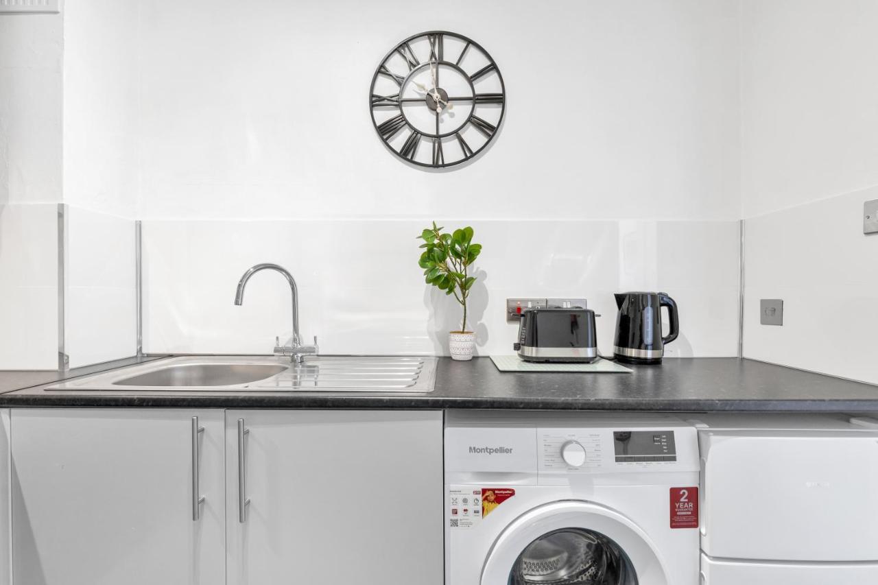 Modern Two Bedroom Apartment With Free Parking! London Luaran gambar