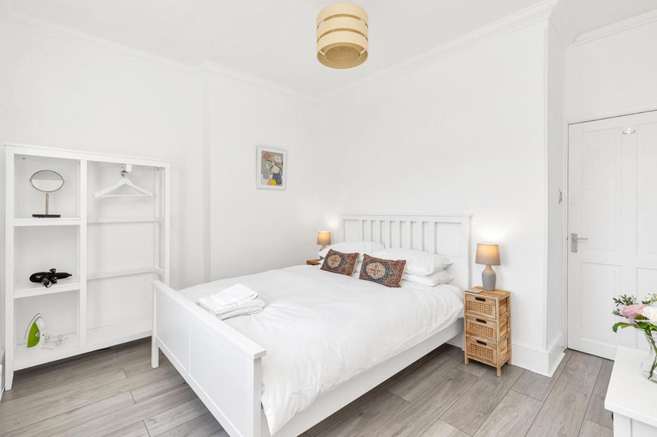 Modern Two Bedroom Apartment With Free Parking! London Luaran gambar